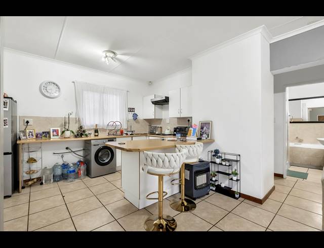 2 BEDROOM APARTMENT FOR SALE IN FERNDALE